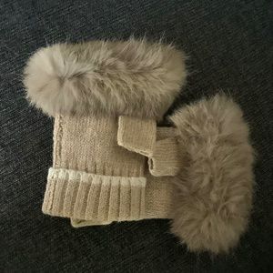 NWT Fingerless Gloves with Rex Trim